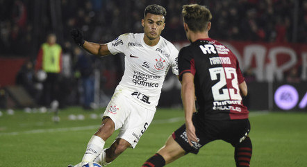 Corinthians avança na Sul-Americana