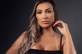 Andressa Urach revela quanto cobra por programa