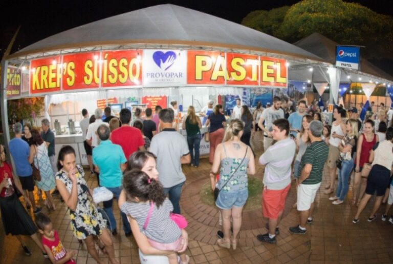Festa dos Estados e das Nações na Praça Renato Celidônio