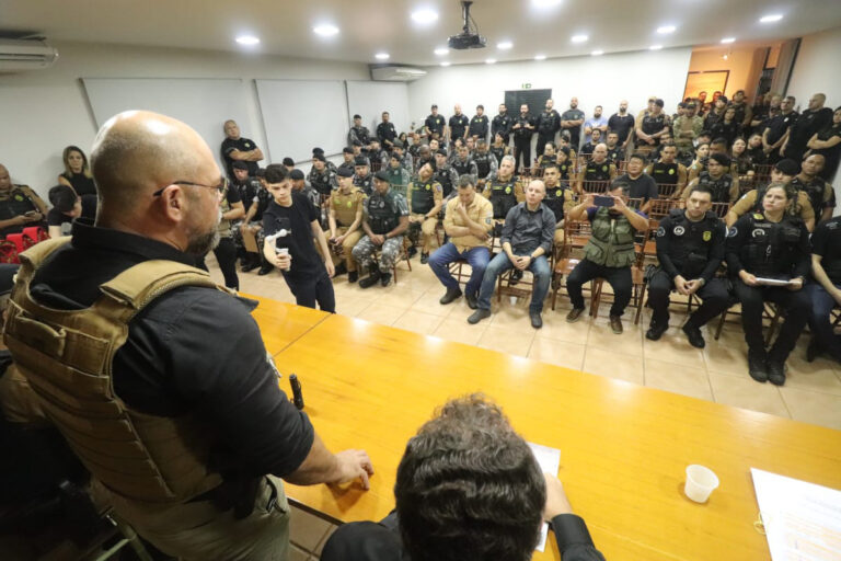 Mais de 300 policiais em operação preventiva contra o crime