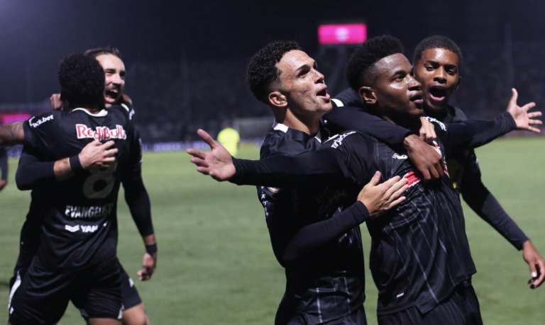 Bragantino assume vice-liderança do Brasileiro 
