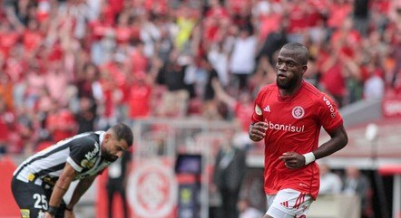 Santos leva 7 a 1 do Internacional e segue na zona de rebaixamento