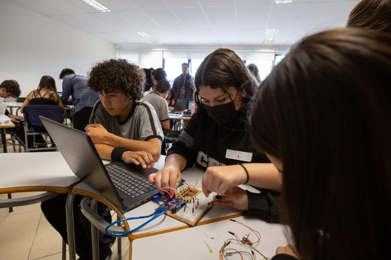 Mundo Senai é oportunidade para escolher uma carreira técnica na indústria