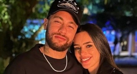 Bruna Biancardi anuncia fim de relacionamento com Neymar