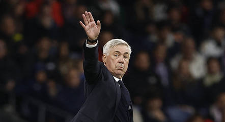 Ancelotti renova com o Real Madrid até 2026