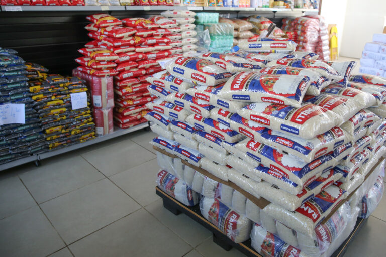 Preços de alimentos e bebidas caíram 0,14% no Paraná em 2023, aponta Ipardes
