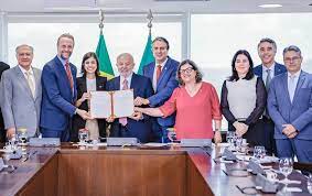 Lula sanciona lei que cria poupança para estudantes do ensino médio