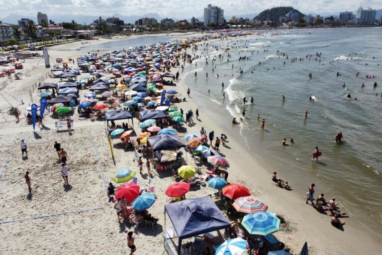 Sanepar produziu 1,2 bilhão de litros de água nas duas últimas semanas do ano no Litoral