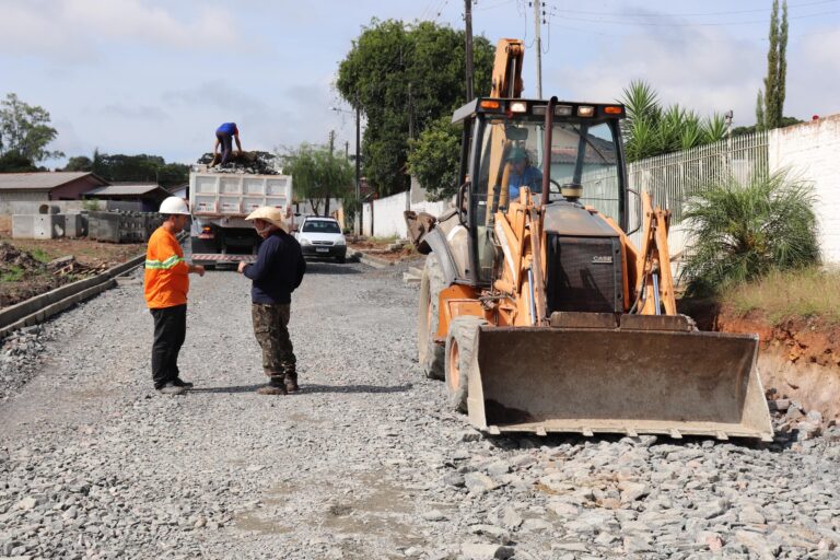 Obras de pavimentação do Asfalto Novo, Vida Nova avançam em todo o Paraná
