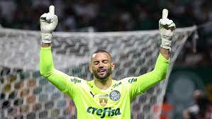 Palmeiras confirma renovação com Weverton 