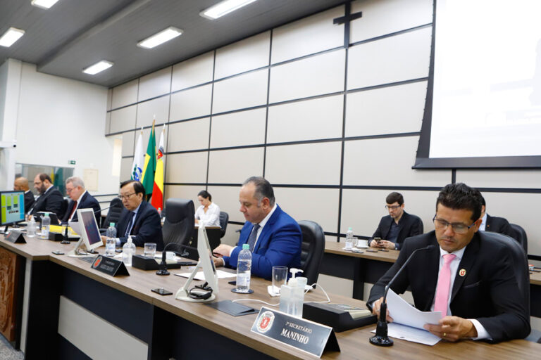 Servidores municipais rejeitam propostas da prefeitura