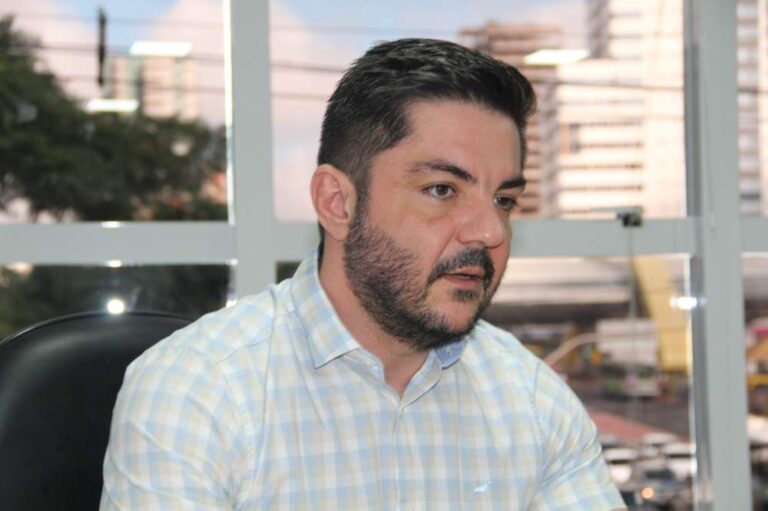Flávio Mantovani deixa Procon e reassume cadeira como vereador