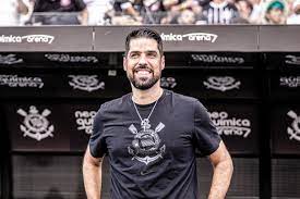 António Oliveira destaca maturidade do Corinthians: ‘Equipe muito adulta’