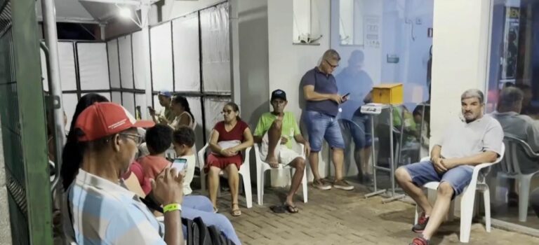 Pacientes com dengue esperam seis horas por atendimento