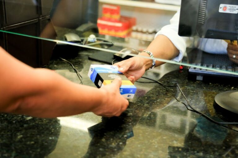 Saúde começa distribuição de remédios psicotrópicos na UBS Parigot de Souza