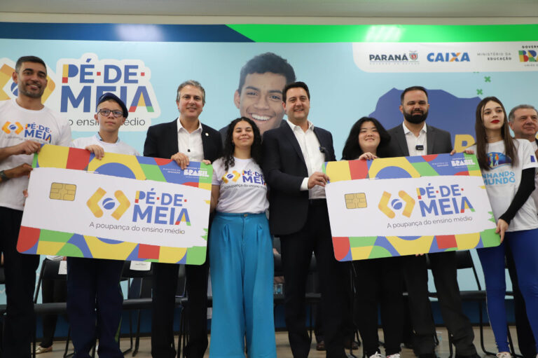 Paraná adere ao programa Pé-de-Meia