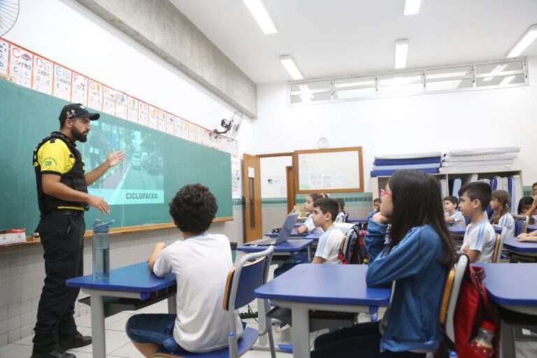 Semob e Seduc iniciam projeto Trânsito na Sala de Aula