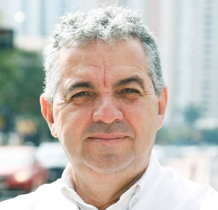 Coluna Angelo Salgueiro