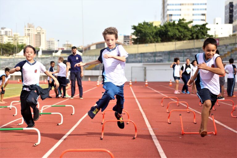 Escolas e Cmeis realizam atividades da Semana Mundial do Brincar