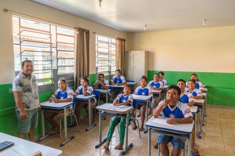 Taxa de analfabetismo do Paraná alcança mínima histórica