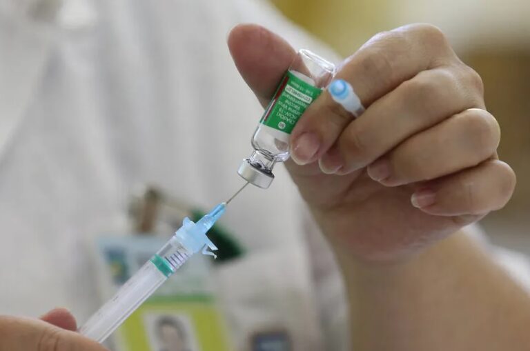 Vacinação de covid, dengue e gripe tem baixa procura em Maringá