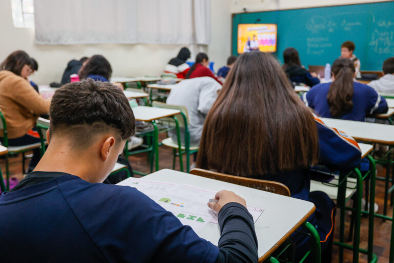 Irmãos terão prioridade de matrícula na mesma escola
