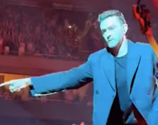 Justin Timberlake interrompe show para ajudar fã