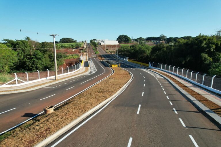 Ponte sobre ribeirão Pinguim, ligando Sarandi a Maringá, é liberada para o tráfego