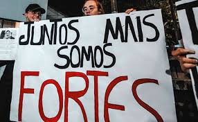 Educadores fazem manifestação
