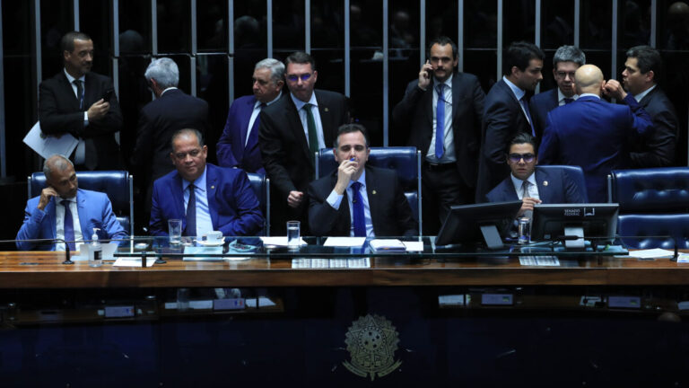 Senado aprova taxação de compras internacionais de até US$ 50