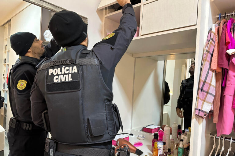 Lojas de carros e barbearias são alvos da Polícia no Paraná