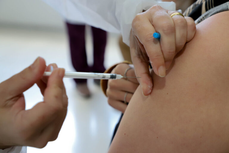 Imunização contra gripe tem baixa procura