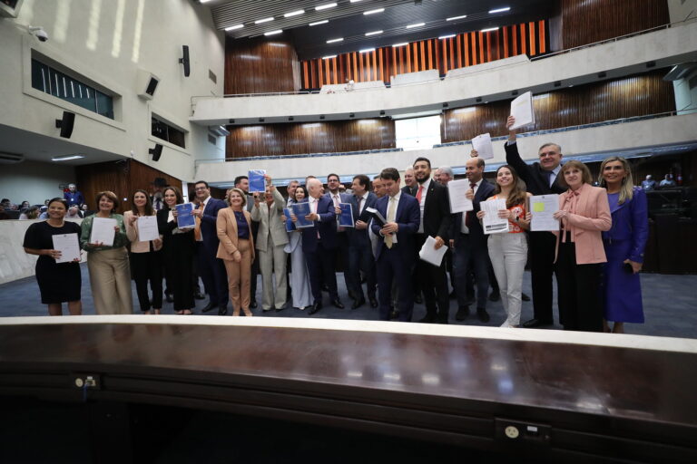 Assembleia aprova histórico Código Paranaense de Defesa do Consumidor