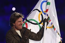 Paris entrega bastão para Los Angeles 2028 no encerramento dos Jogos