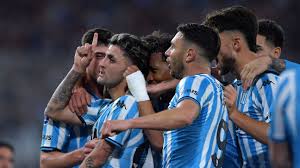 Racing goleia o Athletico-PR e vai enfrentar Corinthians