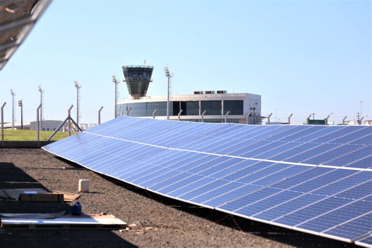 Prefeitura entrega usina fotovoltaica do Aeroporto de Maringá