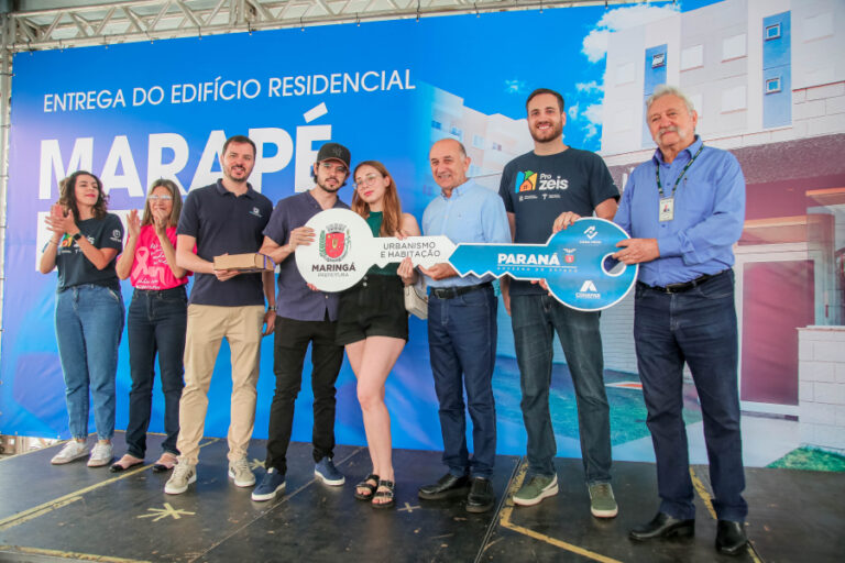 200 famílias de Maringá conquistam imóveis próprios