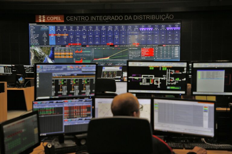 Copel celebra 70 anos de história com foco no cliente e investimento recorde na infraestrutura elétrica do Paraná