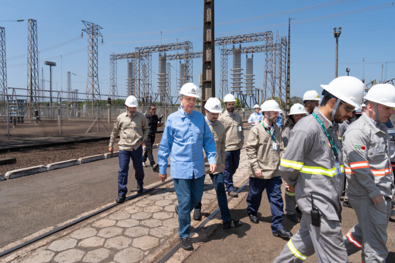 Itaipu e Eletrobras visitam obras do projeto de revitalização do sistema HVDC