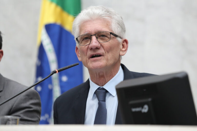 Relatório da SEFA aponta maior salto no investimento público no Paraná