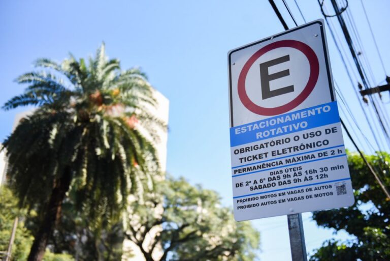Maringá registra média de 2,7 mil multas mensais no EstaR
