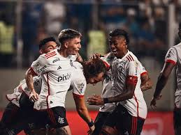 Flamengo vence Cruzeiro com gol de David Luiz