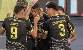 Botafogo vence o Vasco e amplia vantagem no Brasileirão
