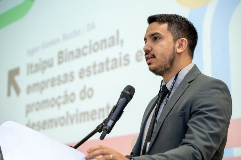 Diretor da Itaipu defende investimentos públicos de qualidade em palestra no Forplad