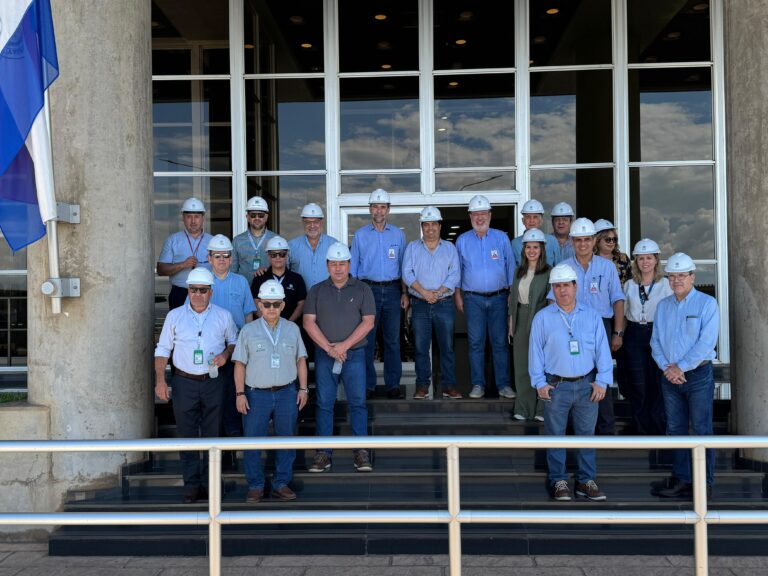 Diretores de Itaipu visitam hidrelétrica binacional Yacyretá