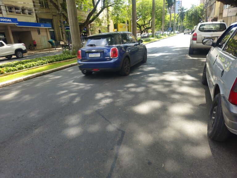 Falta de pintura na XV de Novembro gera reclamação