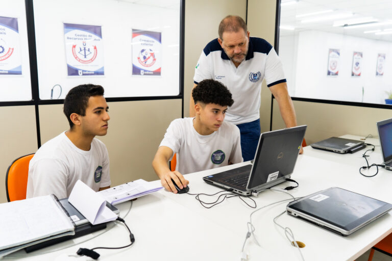 Inscrições abertas para Vestibular de Cursos EaD da UEM