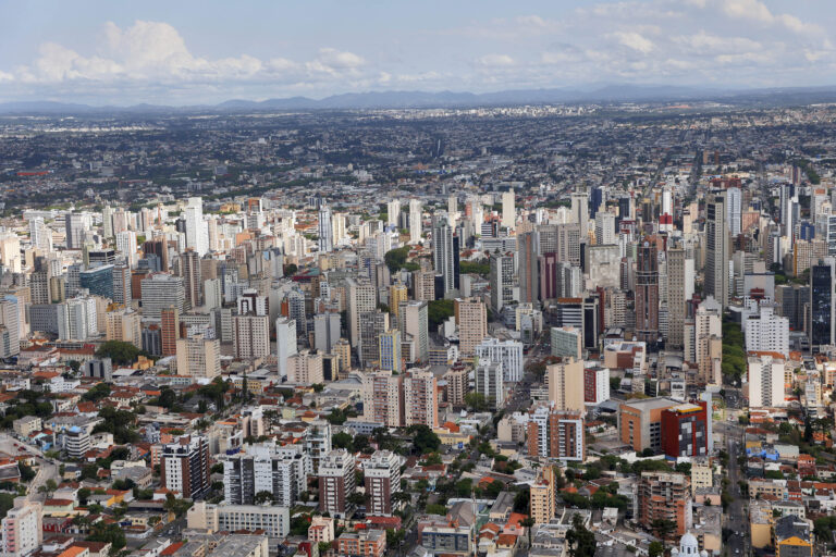  Paraná tem maior salto da atividade econômica do Sul e Sudeste no 4º trimestre