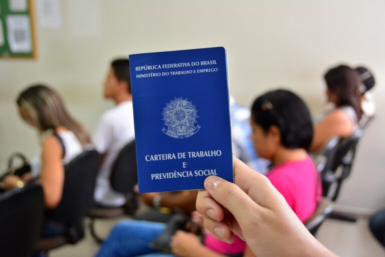 Maringá é a terceira cidade que mais gera empregos no Paraná