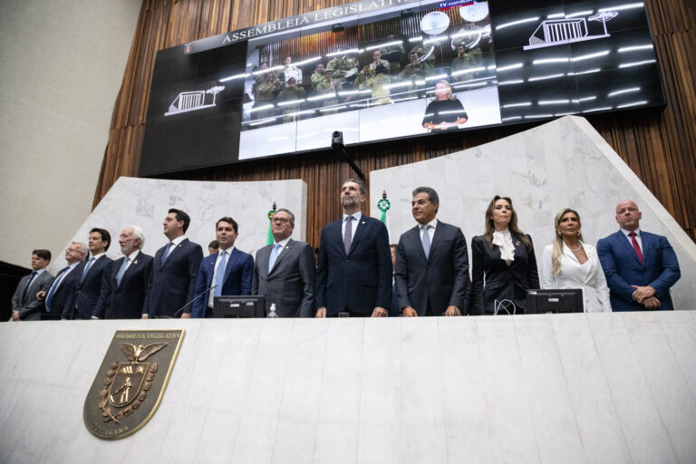 Diretor-geral da Itaipu participa da sessão de posse da Mesa Diretora da Assembleia Legislativa do Paraná